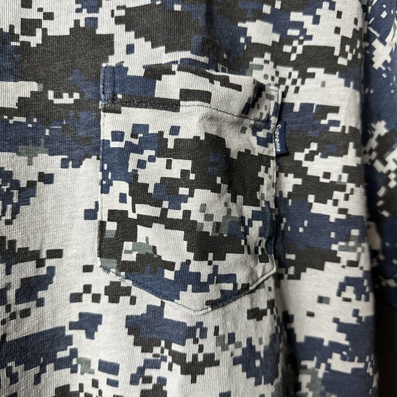 Supreme Men's Navy Digi Camo Short Sleeve Pocket Tee Size Large - Picture 6 of 8